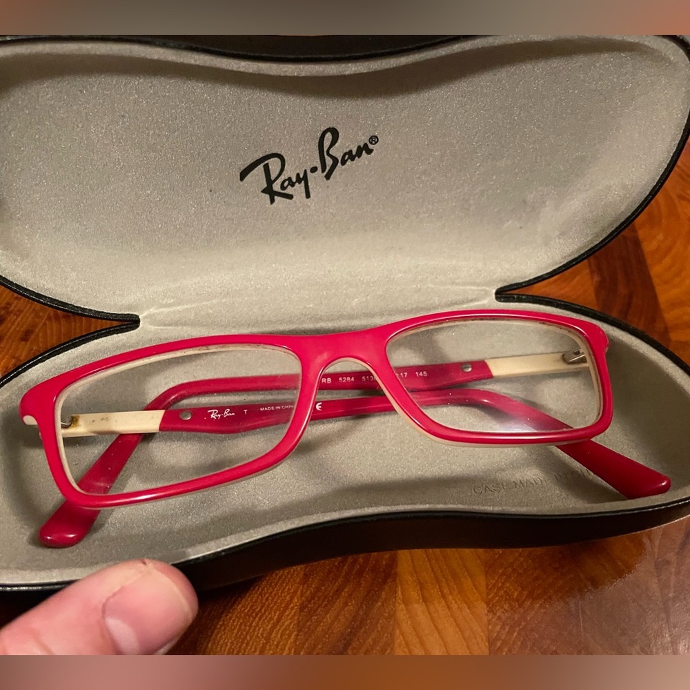 Ray ban women’s red rectangular eyeglass frames. RB-5284-5136. For frames only!
